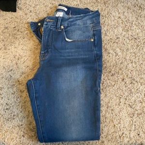 Good American Unfinished Hem denim size 28